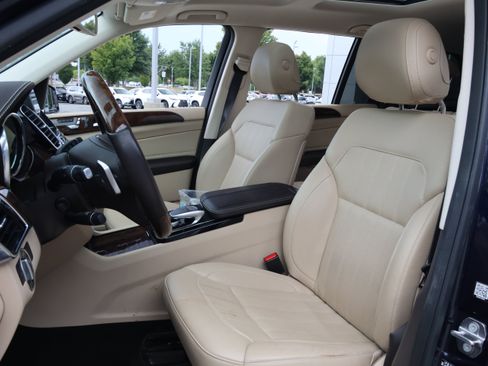 Used 2018 Mercedes-Benz GLS 450 4MATIC image 33