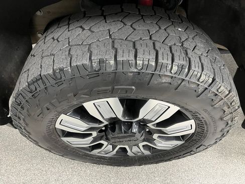 Used 2024 GMC Sierra 3500 Denali w/ Denali Reserve Package AWD/4WD image 13