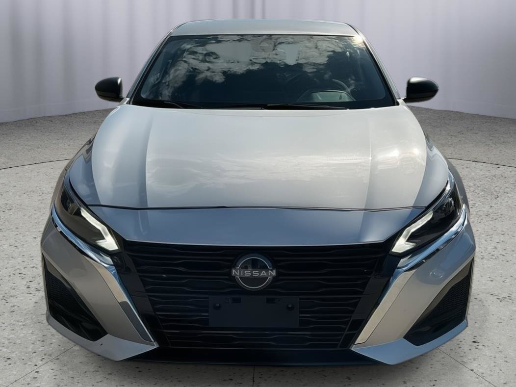 Used 2024 Nissan Altima 2.5 SV FWD image 8