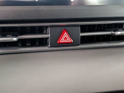 Used 2025 Hyundai Elantra Sport image 22