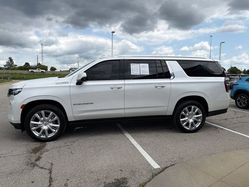 Used 2023 Chevrolet Suburban High Country w/ Premium Package 2 AWD/4WD image 4