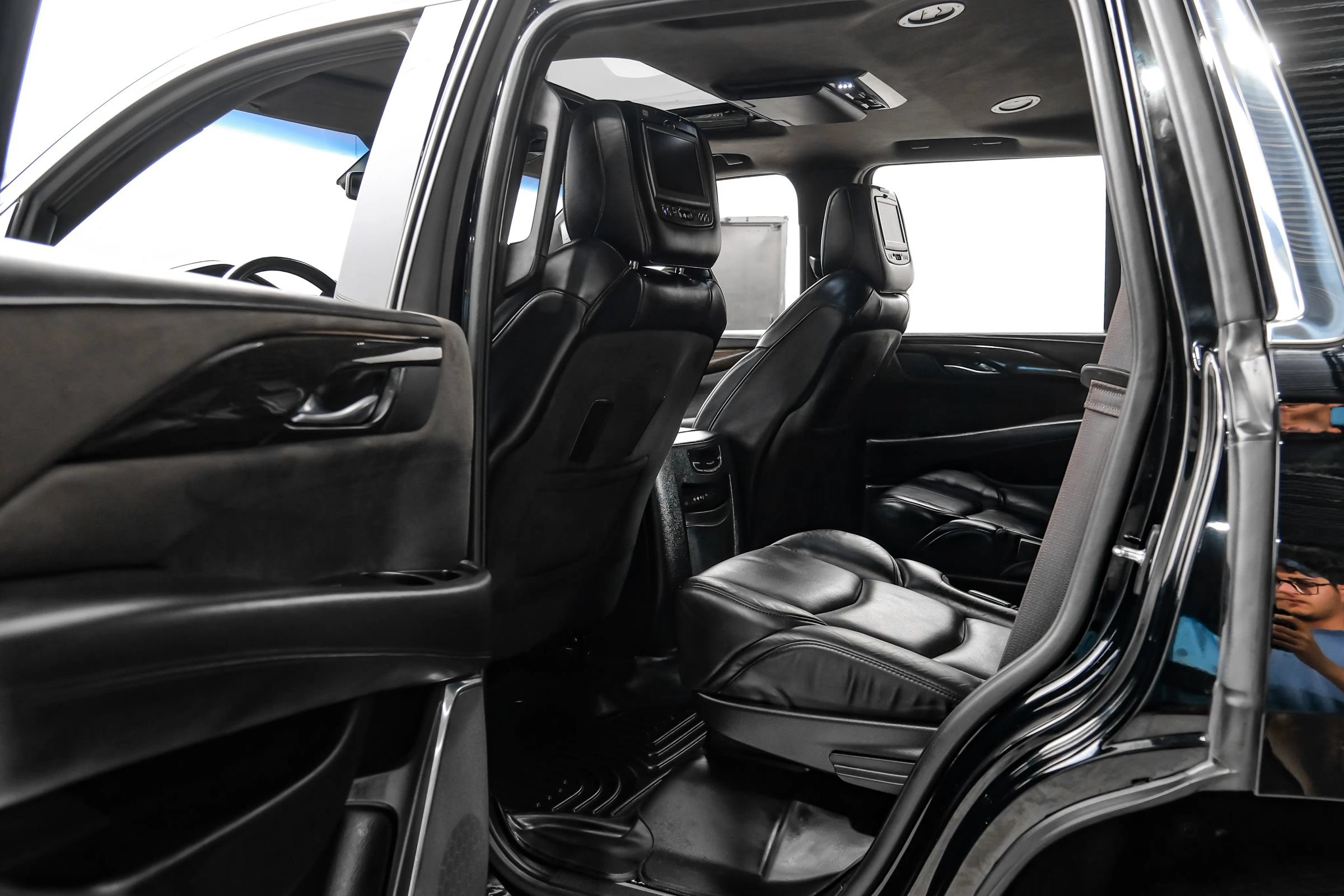 Used 2016 Cadillac Escalade Platinum AWD/4WD image 47