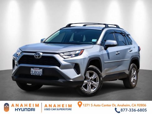 Used 2024 Toyota RAV4 XLE AWD/4WD image 1
