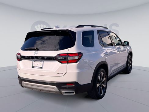 Used 2024 Honda Pilot Elite image 7