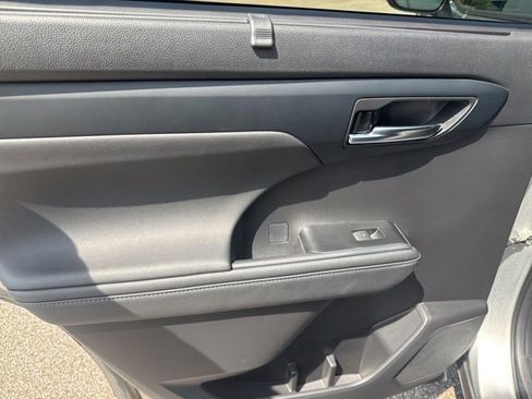Used 2024 Toyota Highlander XSE FWD image 23