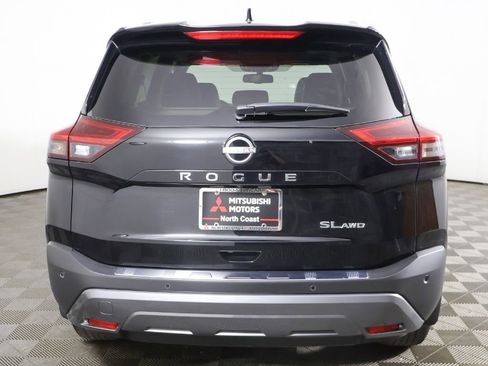 Used 2023 Nissan Rogue SL AWD/4WD image 14