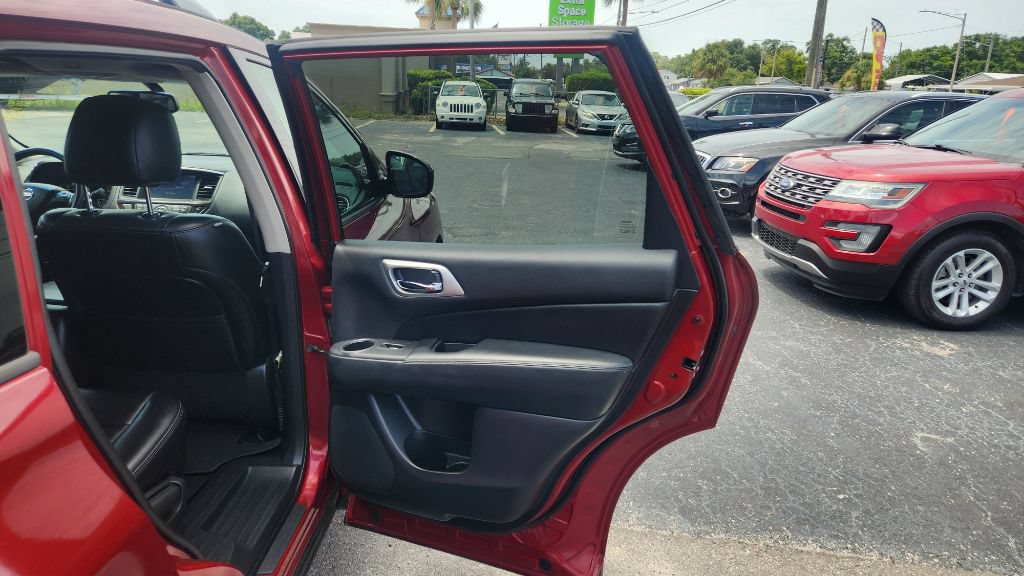Used 2016 Nissan Pathfinder Platinum FWD image 13