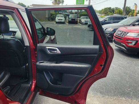 Used 2016 Nissan Pathfinder Platinum FWD image 13