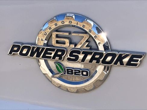 Used 2015 Ford F250 Lariat w/ Chrome Package image 30