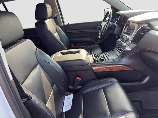 Used 2020 Chevrolet Tahoe Premier w/ Premier 6.2L Value Package AWD/4WD image 9