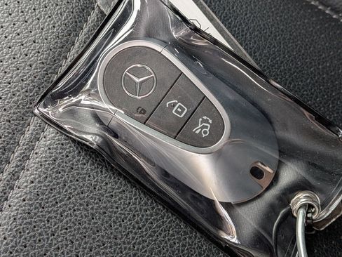 Used 2025 Mercedes-Benz GLC 350e 350e 4MATIC image 35