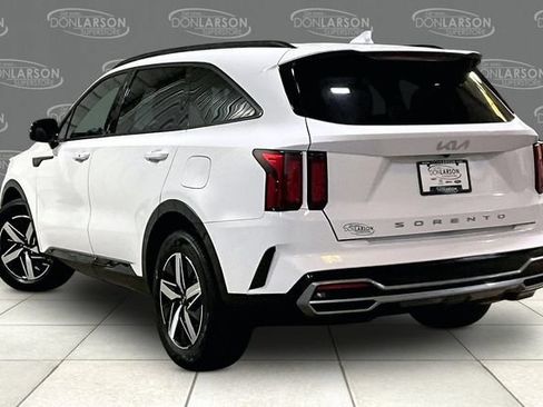 Used 2022 Kia Sorento S FWD image 5