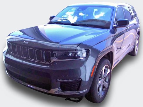 Used 2021 Jeep Grand Cherokee L Limited AWD/4WD image 2