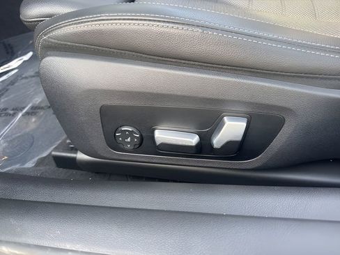 Used 2021 BMW 430i Convertible w/ Premium Package image 18