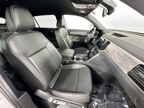 Used 2023 Volkswagen Atlas Cross Sport SE image 26