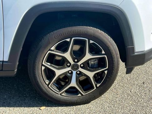 Certified 2025 Jeep Compass Limited AWD/4WD image 12