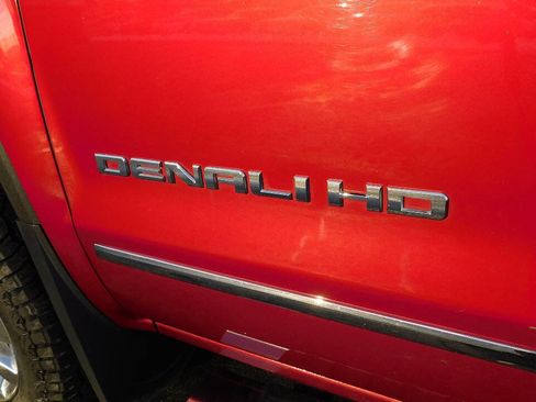 Used 2018 GMC Sierra 2500 Denali w/ Duramax Plus Package image 5