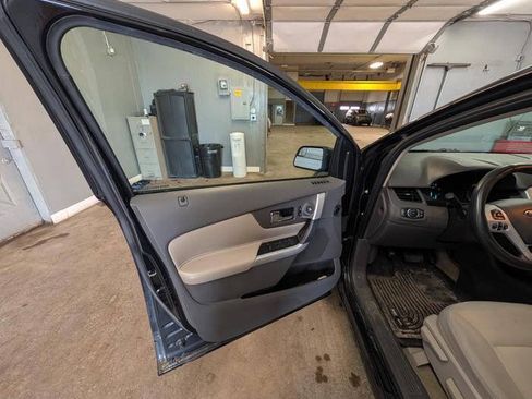 Used 2011 Ford Edge SE FWD image 22
