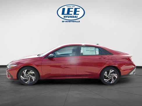 Certified 2025 Hyundai Elantra Sport FWD image 6