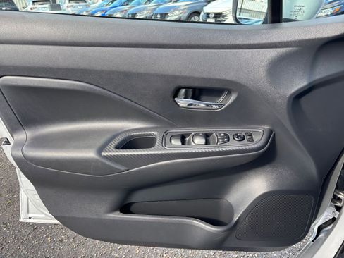 Used 2025 Nissan Versa SV FWD image 18