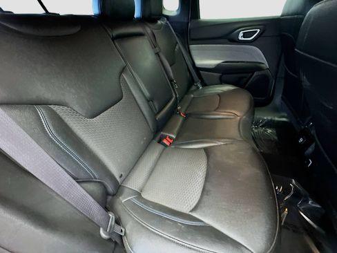 Used 2024 Jeep Compass Latitude image 14