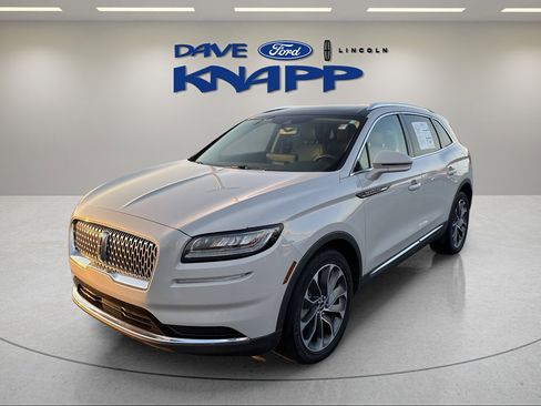 Used 2022 Lincoln Nautilus Reserve image 4