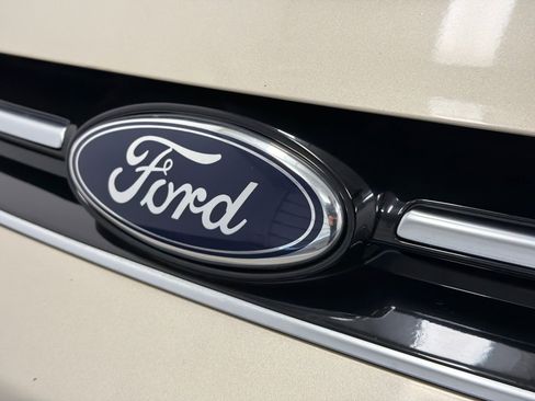 Used 2017 Ford C-MAX SE FWD image 12