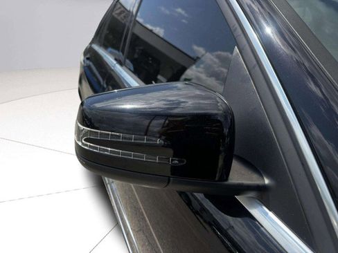 Used 2011 Mercedes-Benz C 300 Sport image 9