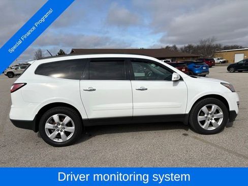 Used 2017 Chevrolet Traverse LT w/ Style and Technology Package image 8