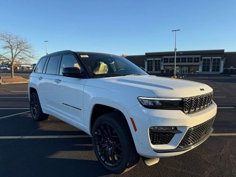 New 2025 Jeep Grand Cherokee Summit w/ Obsidian Package image 2
