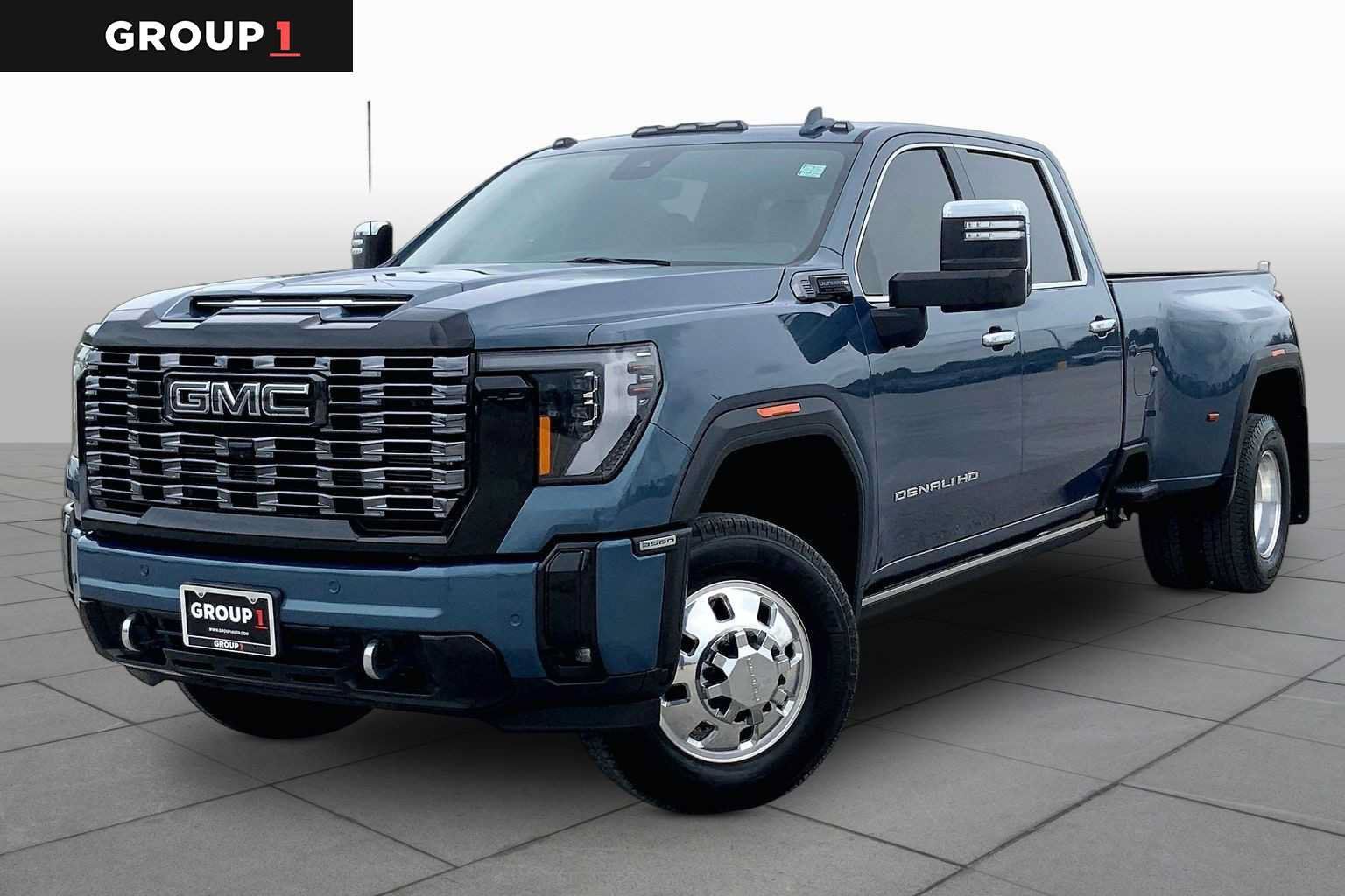 Used 2025 GMC Sierra 3500 Denali Ultimate AWD/4WD image 1
