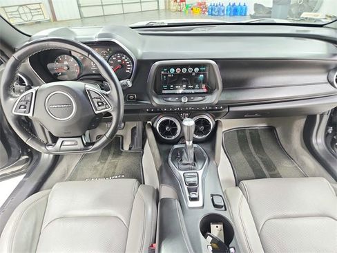 Used 2018 Chevrolet Camaro SS image 27
