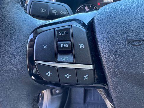 Used 2022 Ford Escape SEL image 19