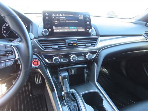 Used 2019 Honda Accord Sport image 17