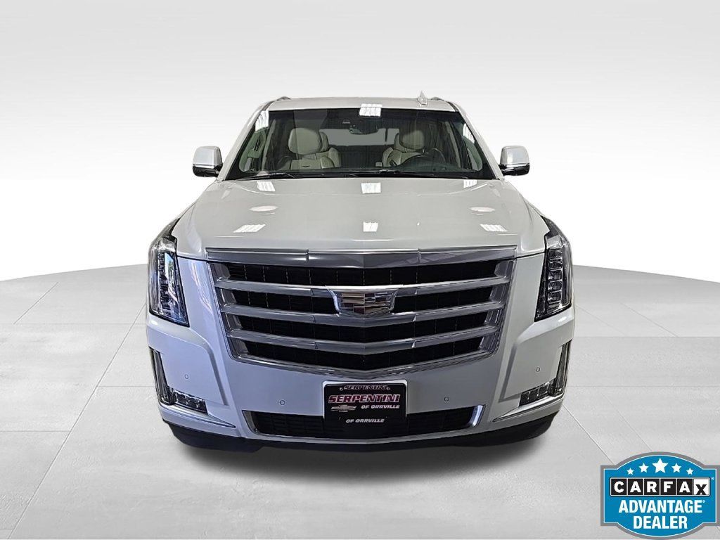 Used 2019 Cadillac Escalade Premium Luxury AWD/4WD image 2