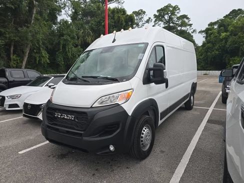Used 2026 RAM ProMaster 2500 w/ Convenience Group FWD image 2