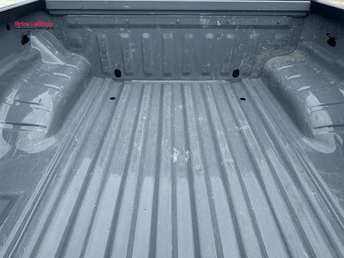 Used 2024 Nissan Frontier Pro-X RWD image 8