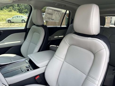 New 2026 Lincoln Aviator 2WD image 22