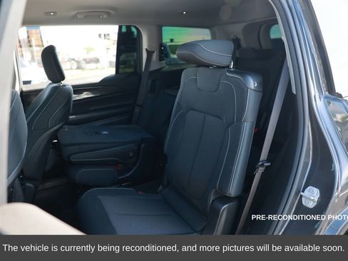 Used 2022 Jeep Grand Cherokee L Laredo w/ Luxury Tech Group I image 12