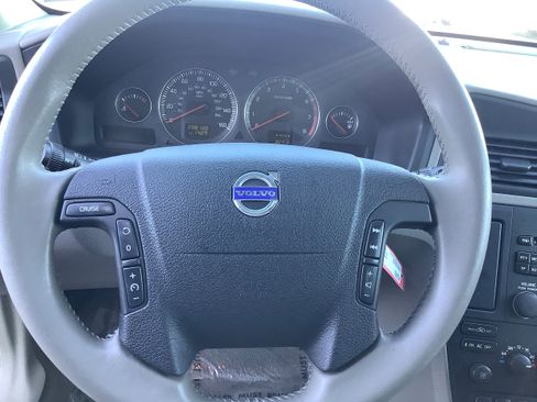 Used 2004 Volvo XC70 image 17