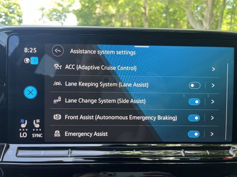 Used 2024 Volkswagen Atlas SE AWD/4WD image 14