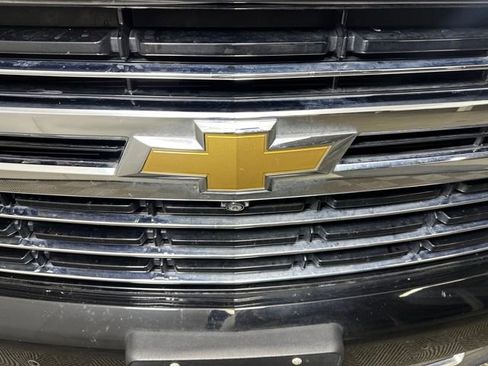 Used 2021 Chevrolet Tahoe LT w/ LT Signature Package image 9