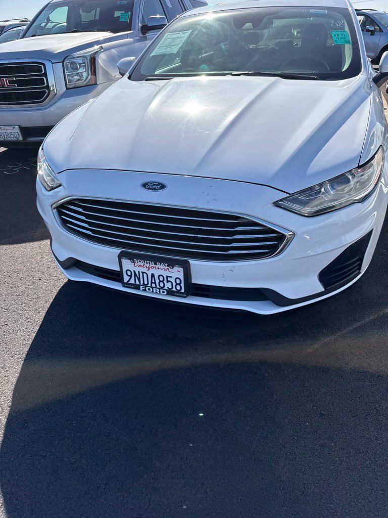 Used 2020 Ford Fusion SE FWD image 2