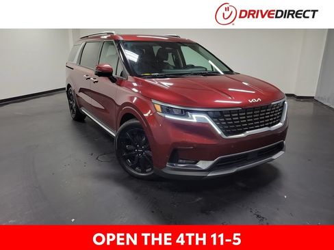 Used 2022 Kia Carnival SX FWD image 1