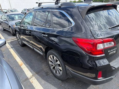 Used 2017 Subaru Outback 3.6R Touring w/ Popular Package #5A AWD/4WD image 6