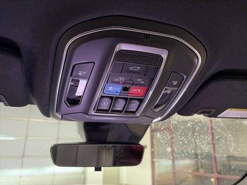 Used 2025 Jeep Grand Cherokee Limited w/ Black Appearance Package AWD/4WD image 47