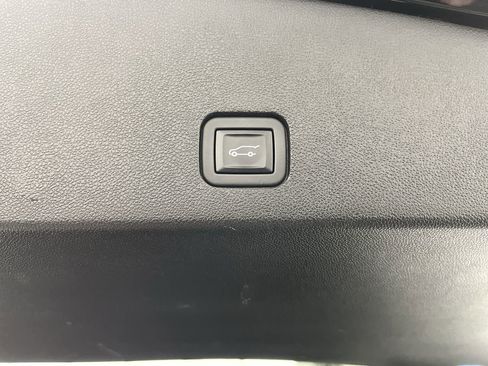 Used 2023 Cadillac XT6 Sport image 36