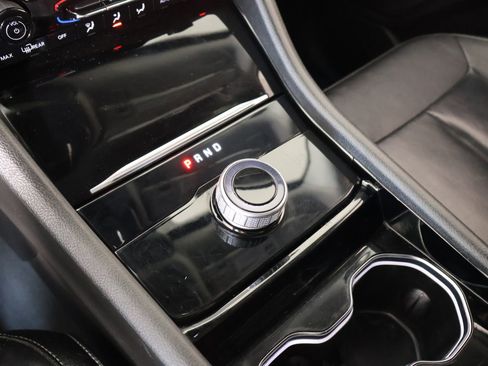 Used 2023 Jeep Grand Cherokee L Limited RWD image 9
