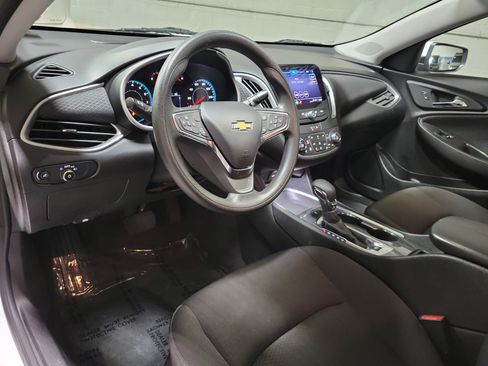 Used 2025 Chevrolet Malibu LT FWD image 10