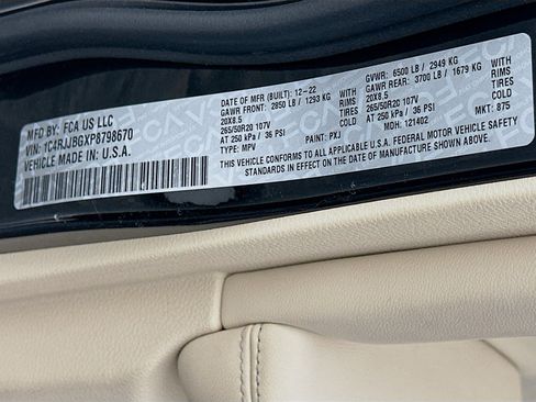 Used 2023 Jeep Grand Cherokee L Limited w/ Luxury Tech Group II RWD image 12